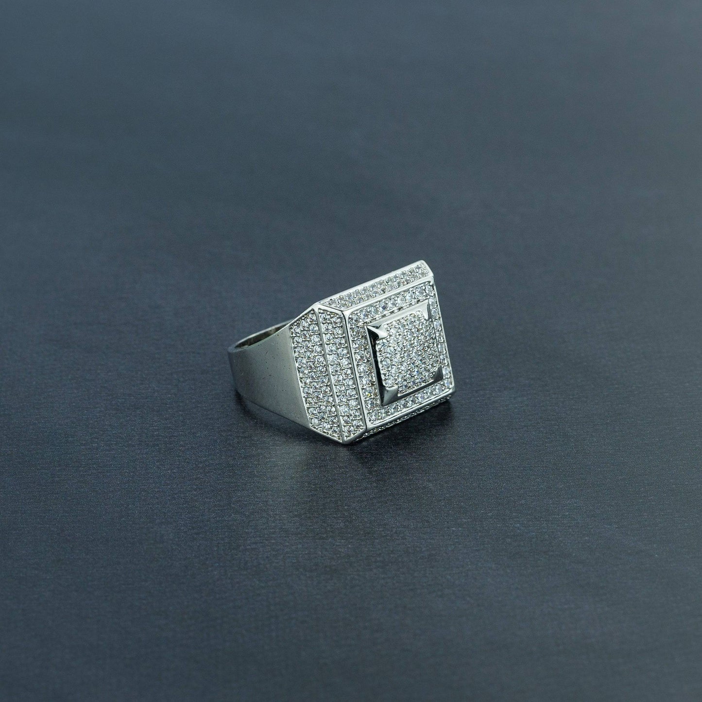 IceClique 18K CAPO Ring