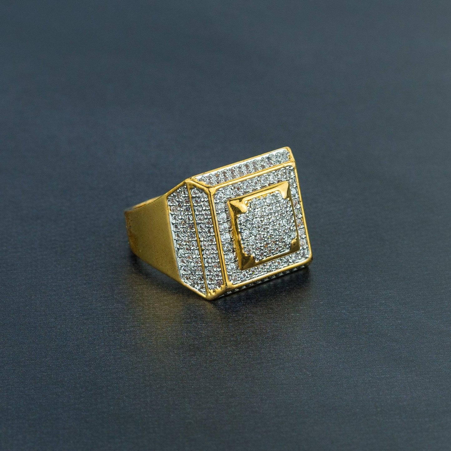 IceClique 18K CAPO Ring