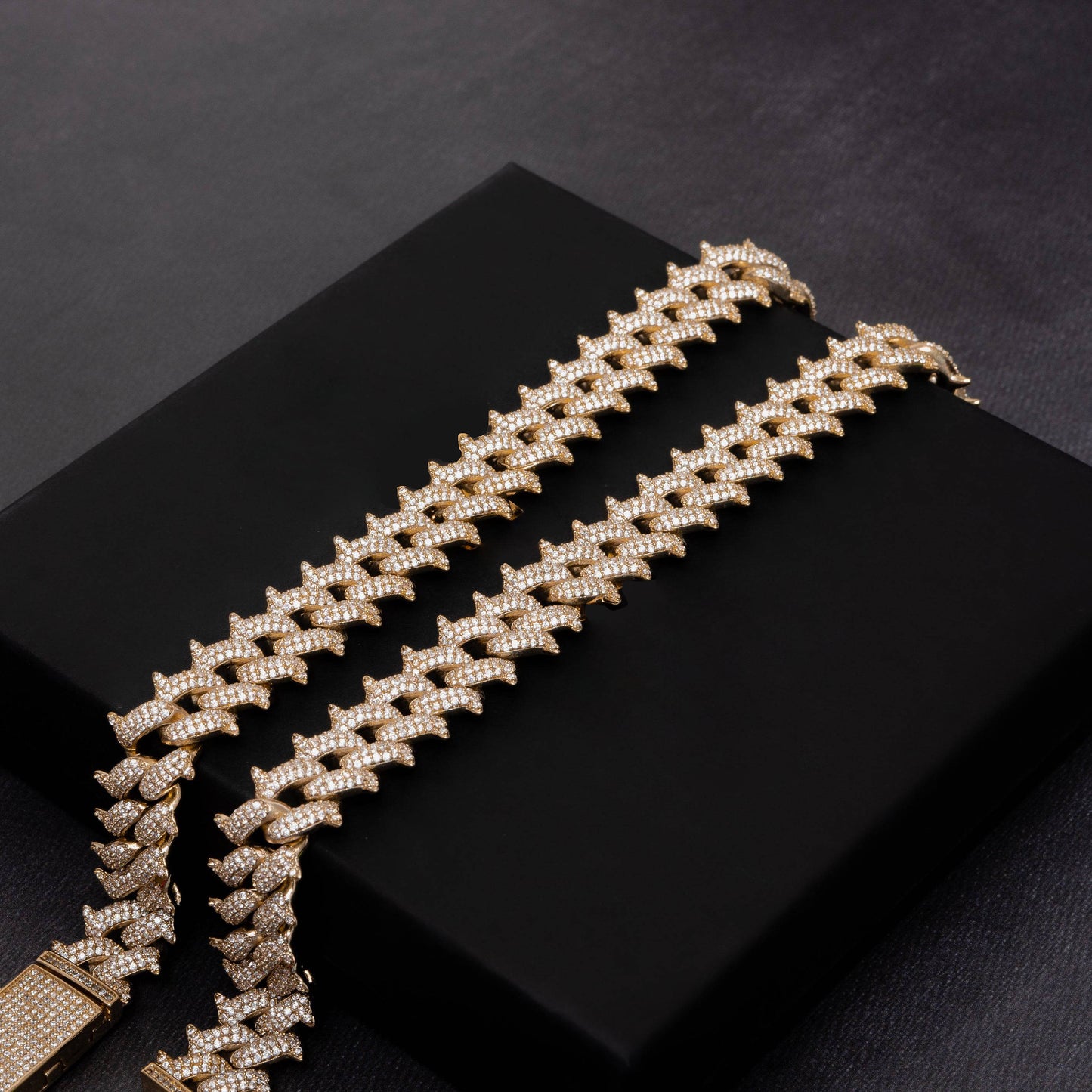 16mm Thorn Chain