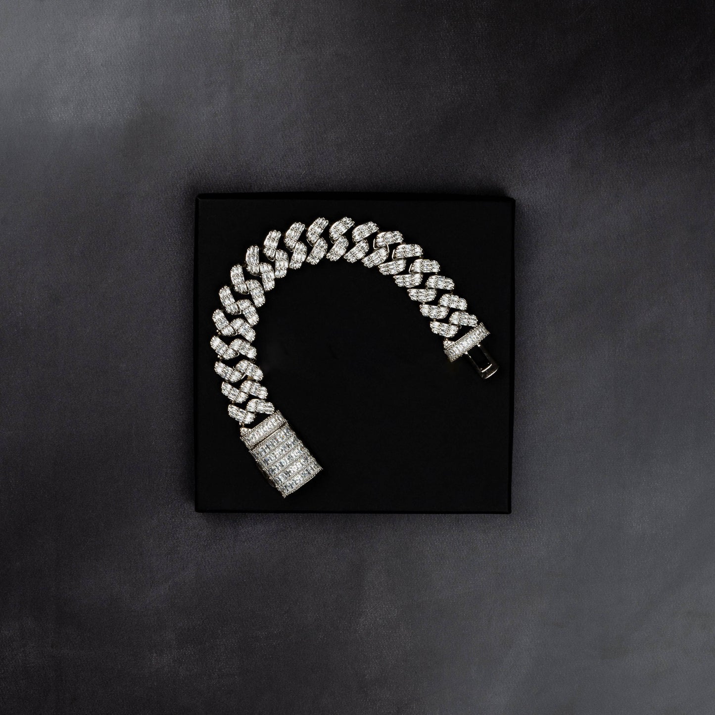 20mm Baguette Prong Bracelet