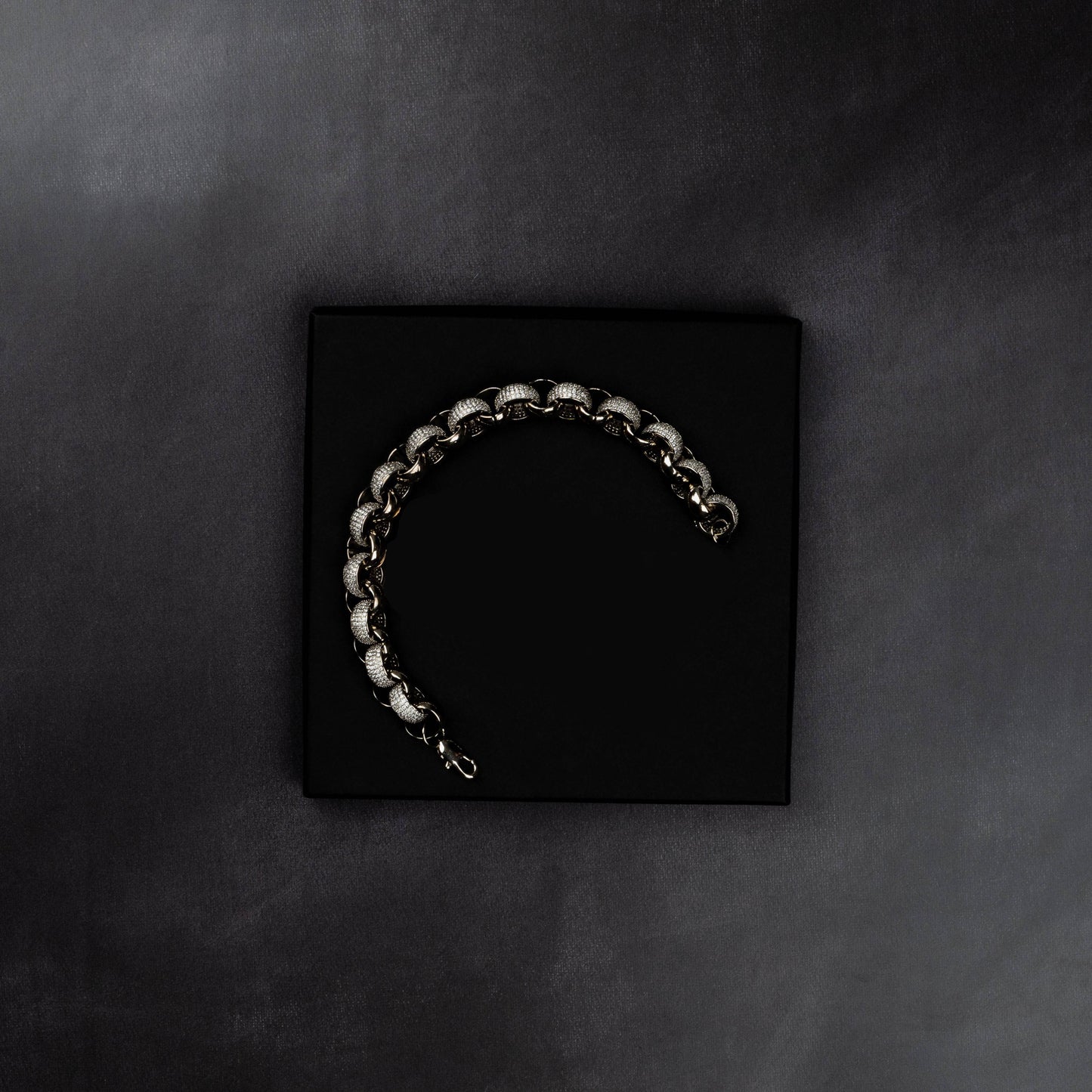 12mm Interlocked Rings Bracelet