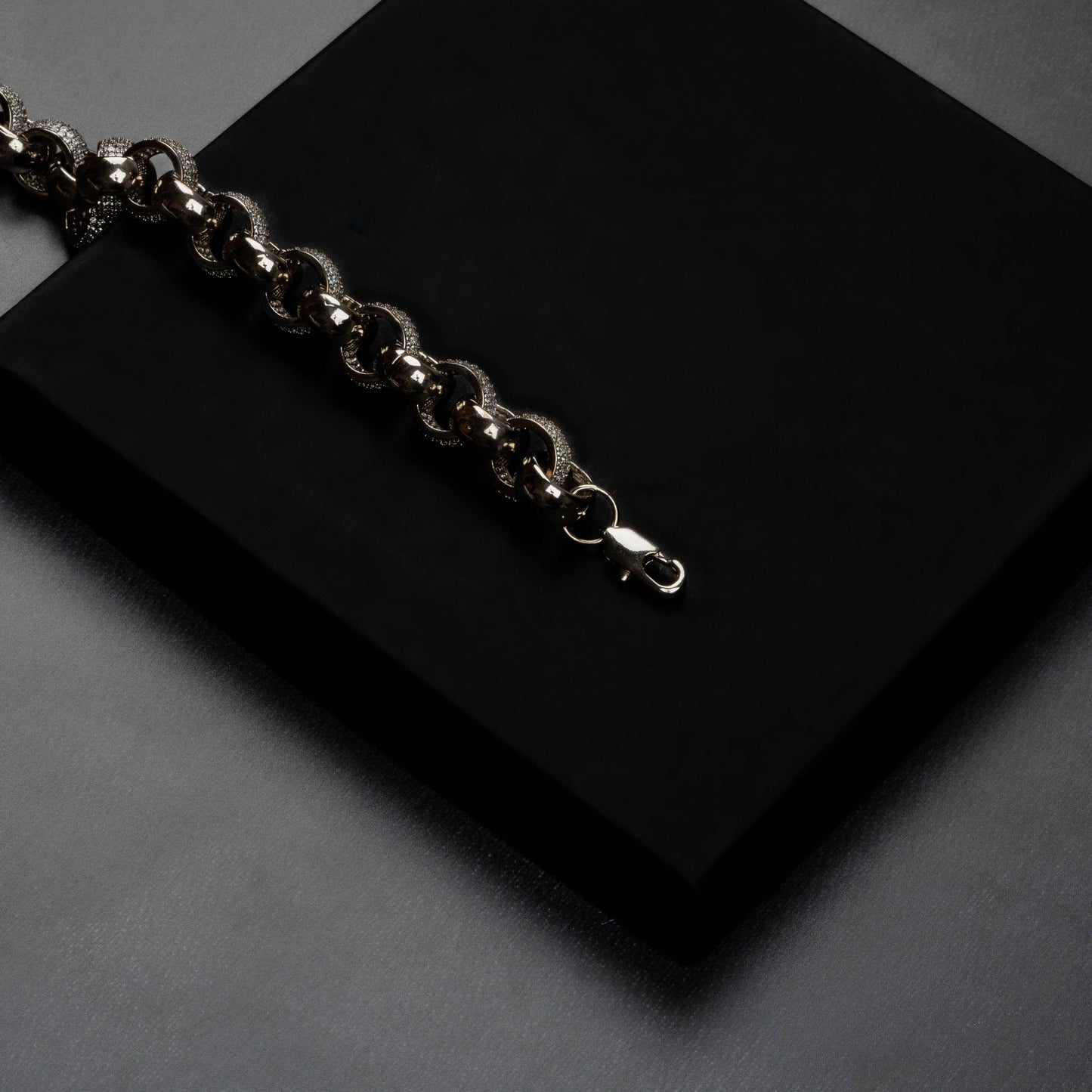 12mm Interlocked Rings Bracelet