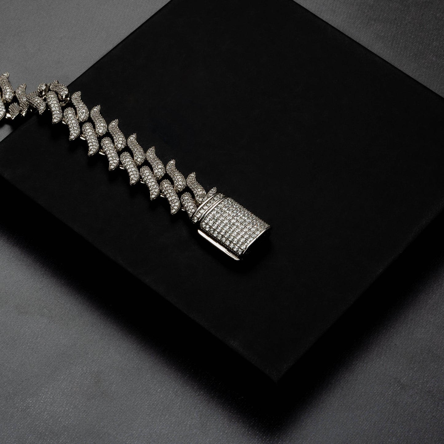 18mm Thorn Bracelet
