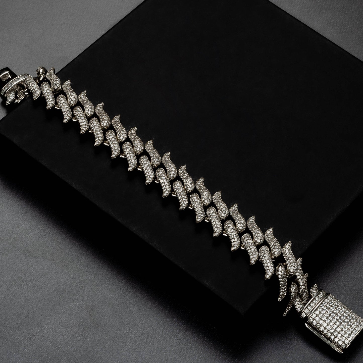 ICERIME 18mm Thorn Bracelet