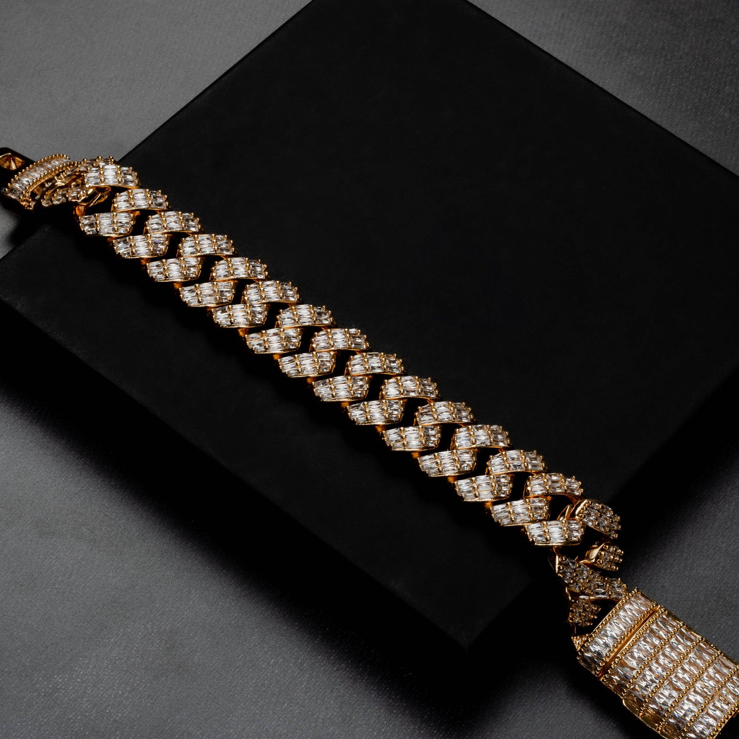 20mm Baguette Prong Bracelet