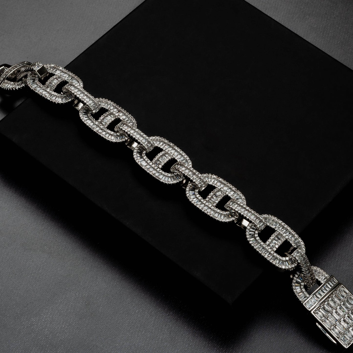 18mm Mariner Baguette Bracelet