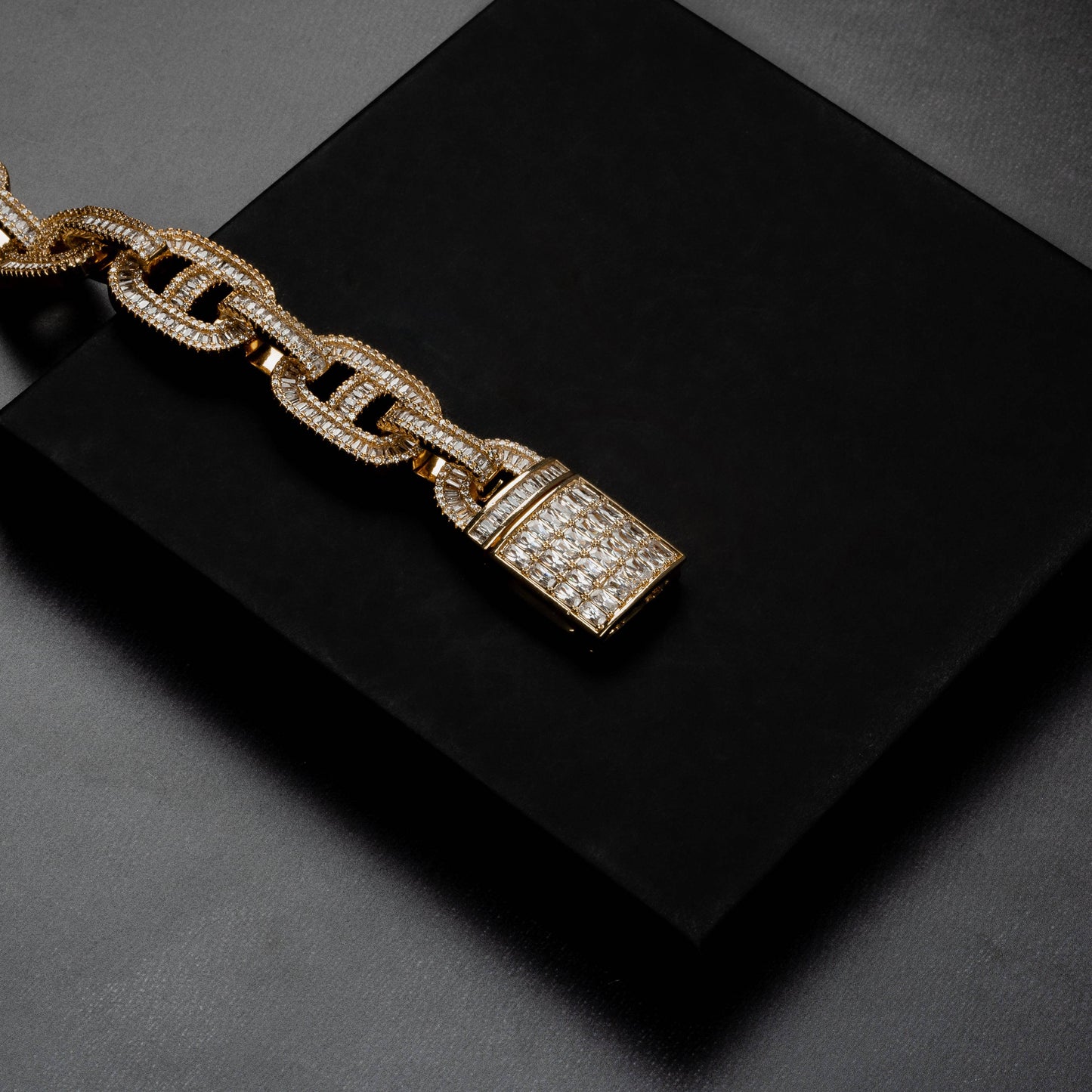 18mm Mariner Baguette Bracelet
