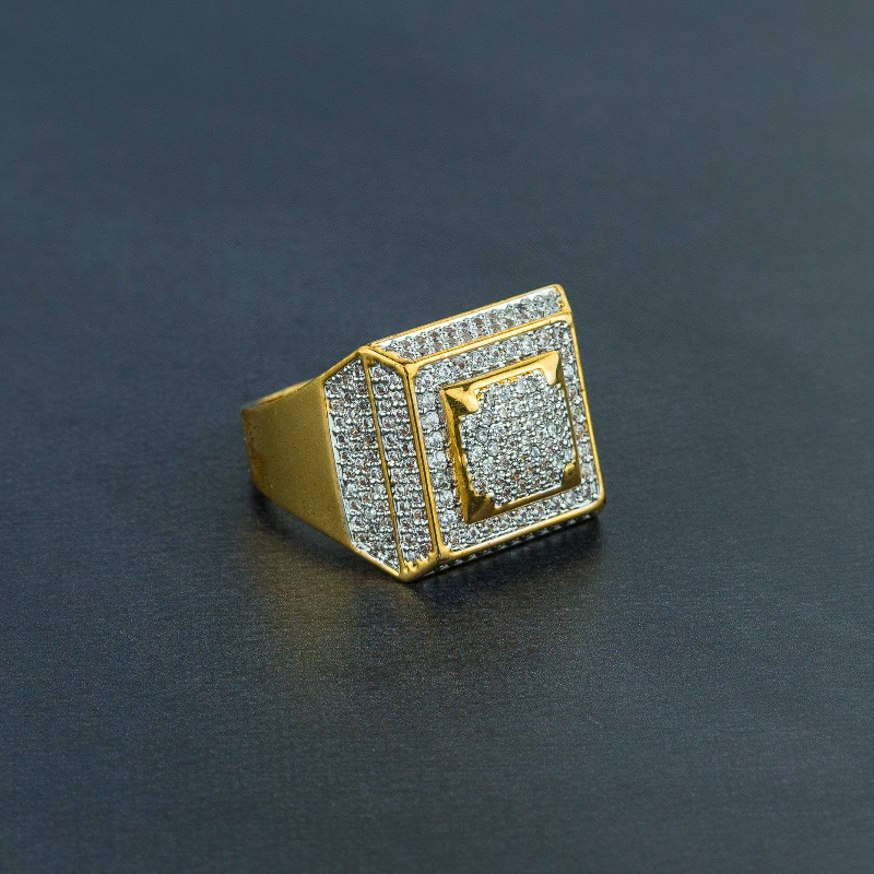 IceClique 18K CAPO Ring