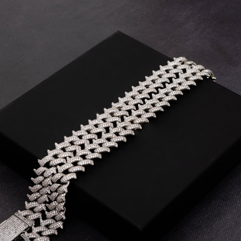 16mm Thorn Chain