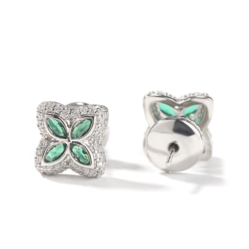 Clover stud earrings