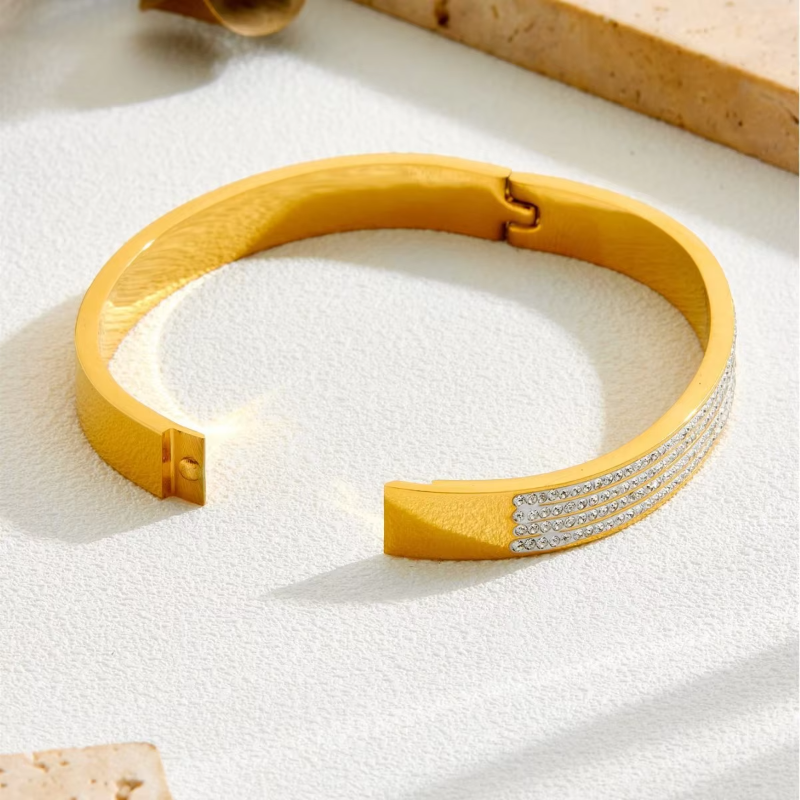 Four-row diamond bracelet