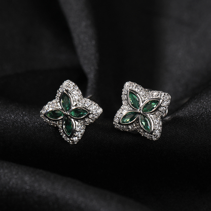 Clover stud earrings