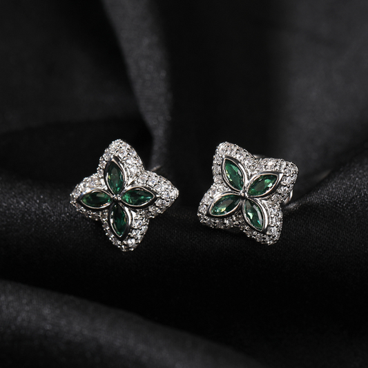Clover stud earrings
