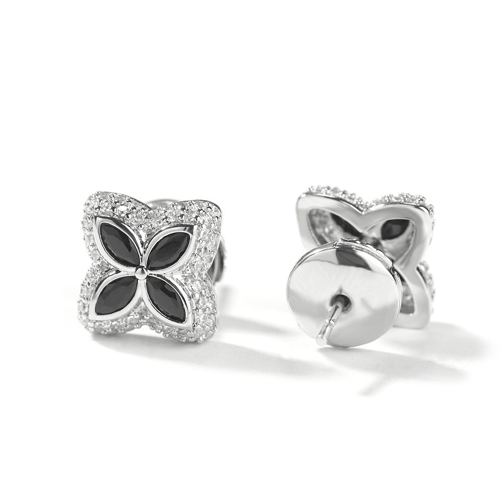 Clover stud earrings
