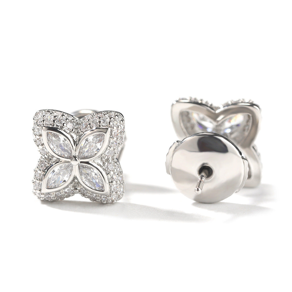 Clover stud earrings