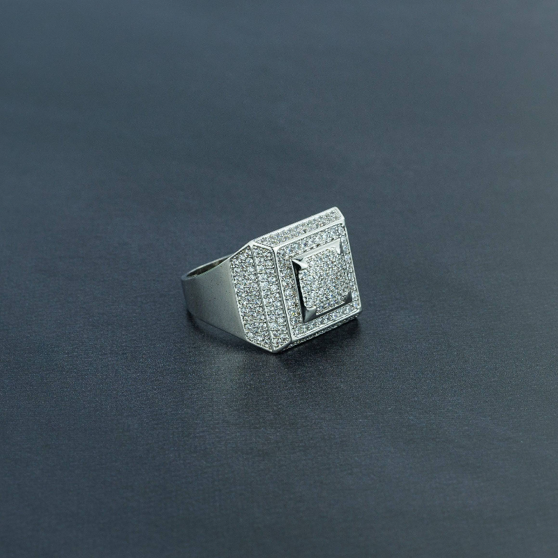 IceClique 18K CAPO Ring