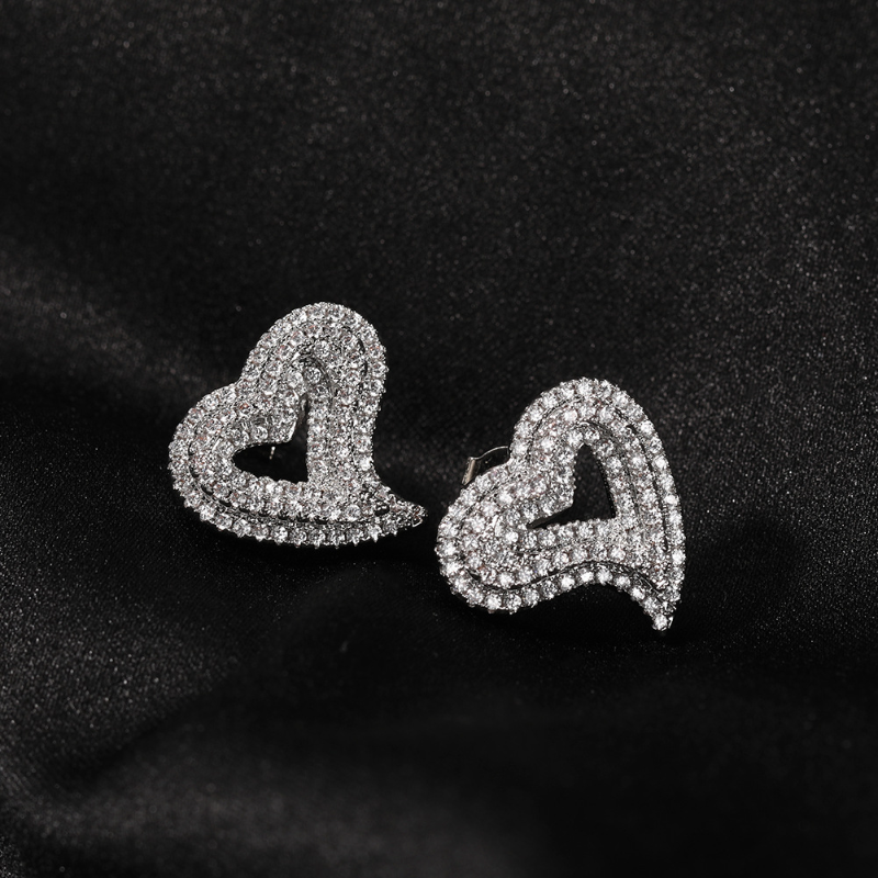 Zircon hollow love stud earrings